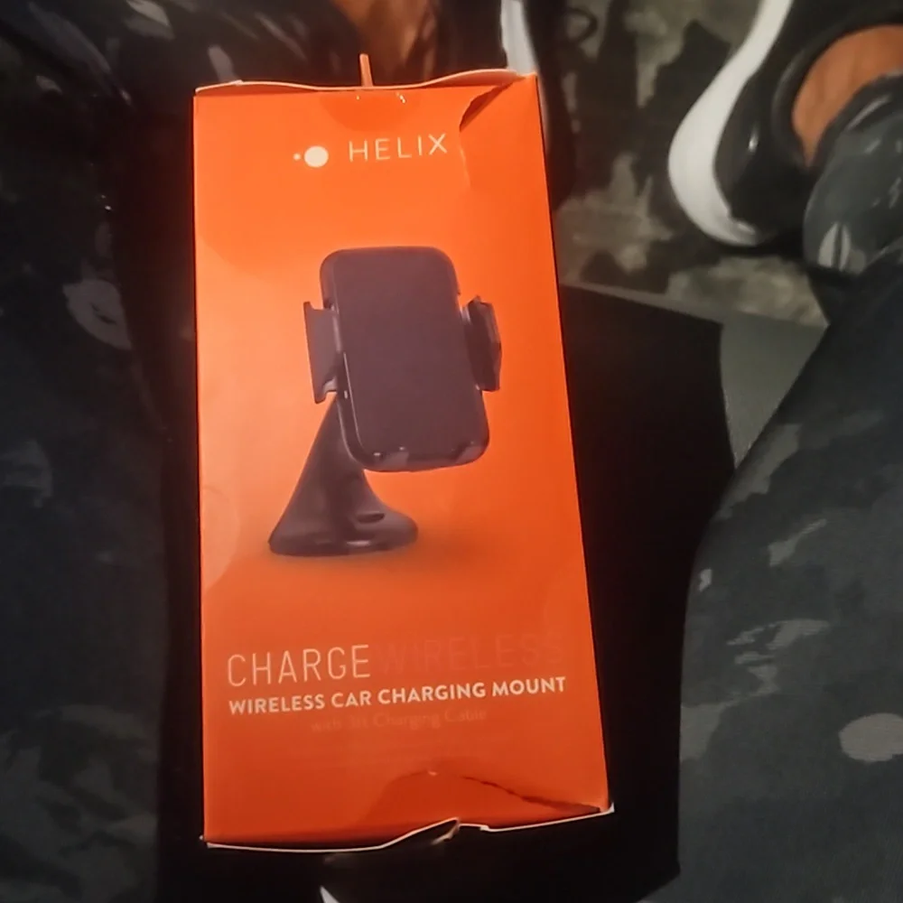 Wireless charger with mount